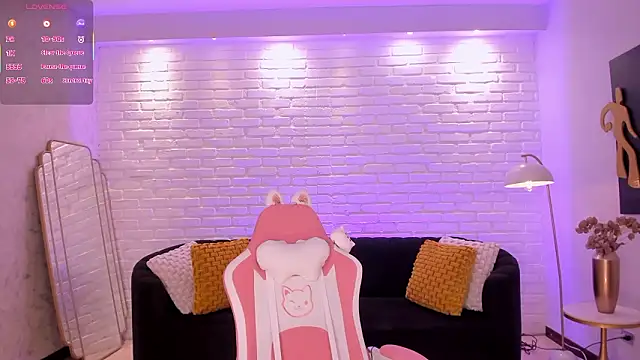 MaddyOwens live sex cam