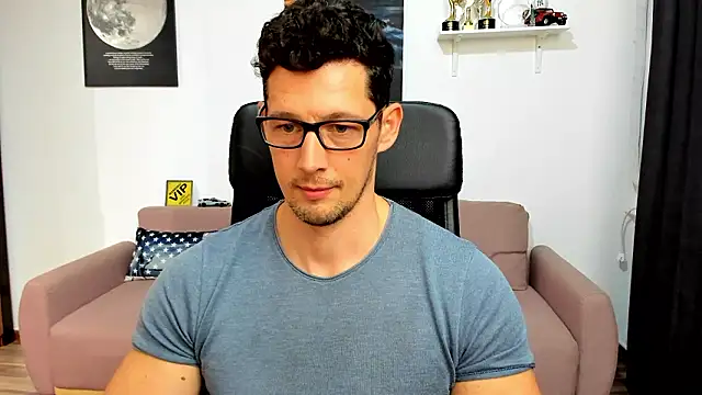 BrutusK08 live sex cam