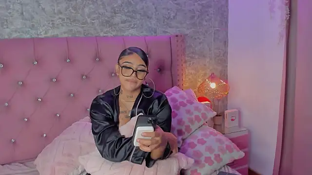 Mia_Jansen live sex cam