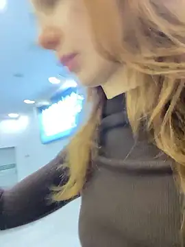 QuitieLia live sex cam