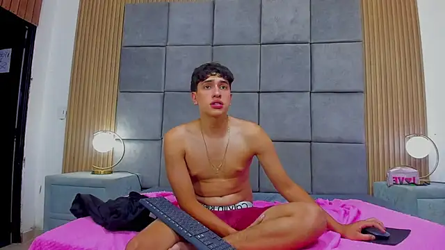 ChanellandMax live sex cam