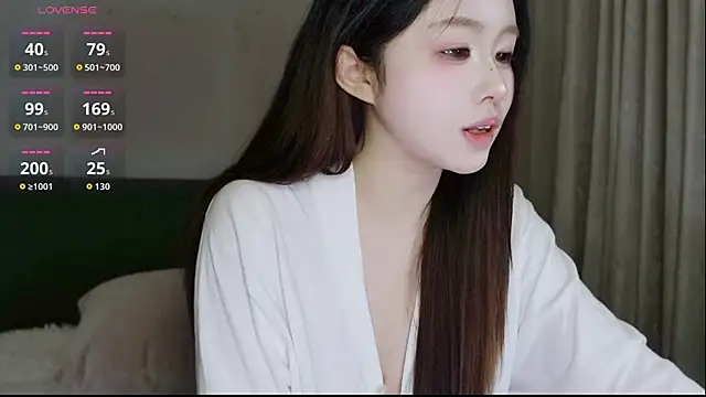 Hazel-11 live sex cam