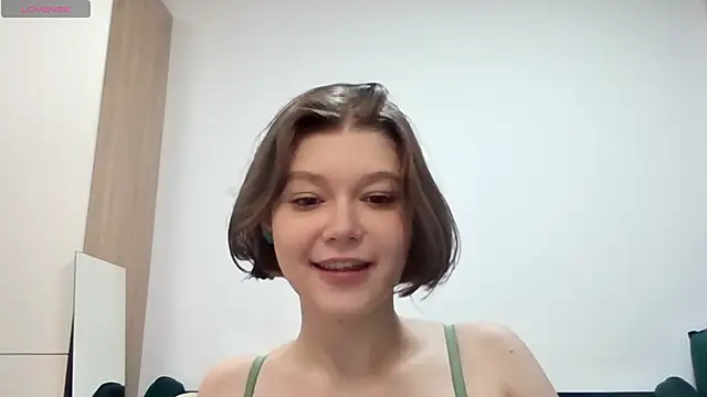 Lady___Bird's cam snapshot