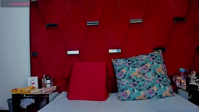 TheGirlsShow's cam snapshot