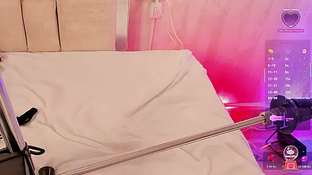 KiaraByte live sex cam