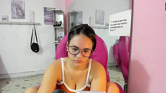 CAMILA--REY's cam snapshot