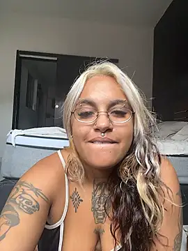 lolafairytail live sex cam