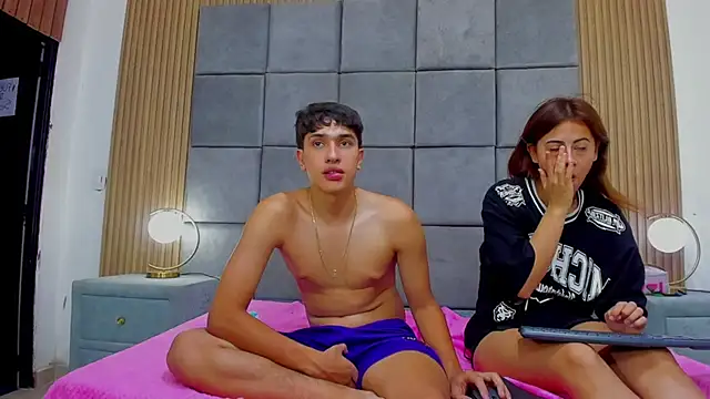 ChanellandMax's cam snapshot