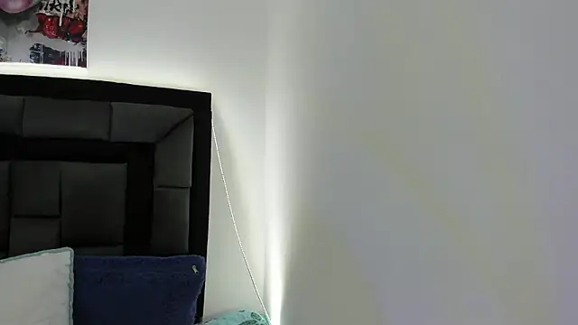 mia_fox4's cam snapshot