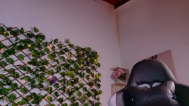 alice_rous21's cam snapshot