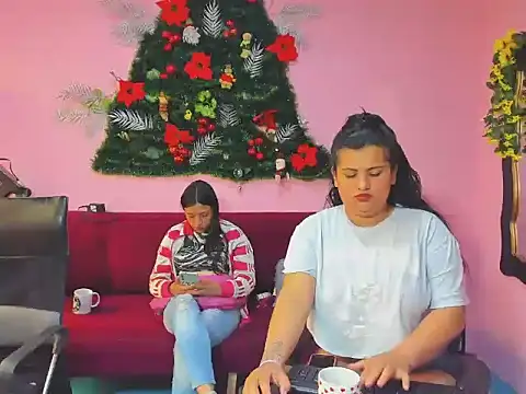 LesbianCouple02's cam snapshot