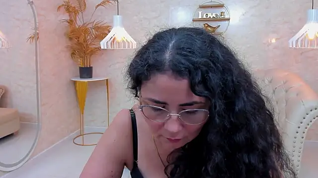 MiaMaturee's cam snapshot