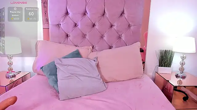 melanie_hills's cam snapshot