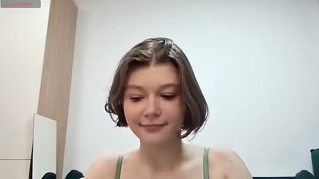 Lady___Bird's cam snapshot