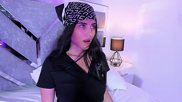 Daniela_Martinez_'s cam snapshot