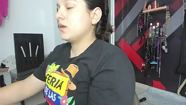 SUBMISSION_BDSM's cam snapshot