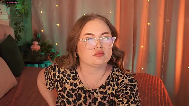 FeliciaLorne's cam snapshot