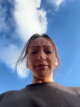 Ninabigtitied's cam snapshot