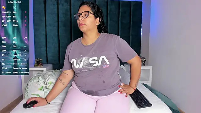 DanielleEvans_'s cam snapshot