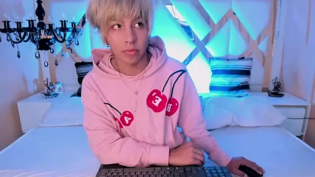 OliIverr22 live sex cam