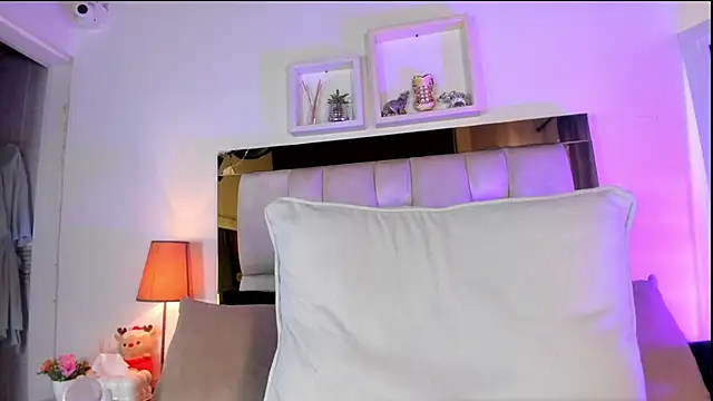 emmy_r's cam snapshot