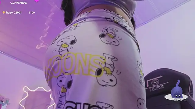 ZURY_TAY's cam snapshot