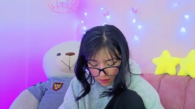 april_bennett's cam snapshot