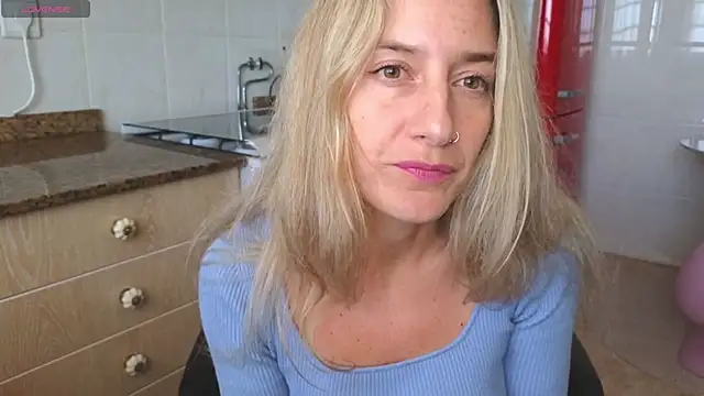 Lunamix's cam snapshot