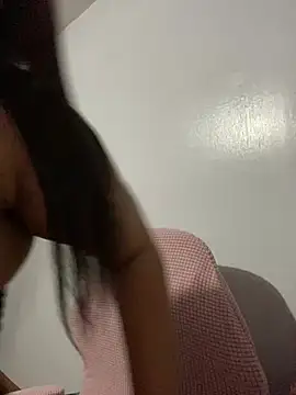 _BellaHotty_'s cam snapshot