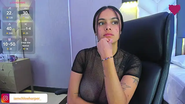 ChloeHarper_'s cam snapshot