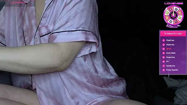 Mia_G0ld's cam snapshot