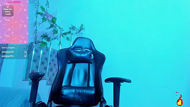 Naomii_Viper's cam snapshot