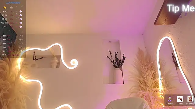 ViolettaHotLatin_'s cam snapshot