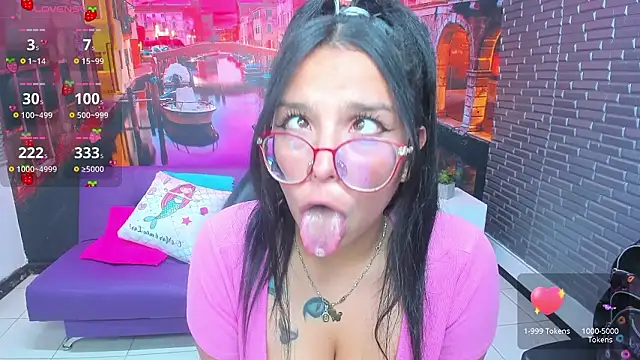 Small_naughty_'s cam snapshot