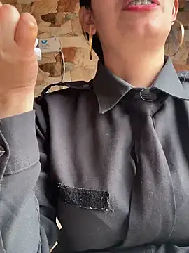 Alysson-- live sex cam