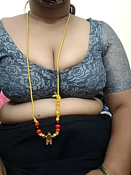 gaurika18 live sex cam