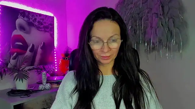 HelenLuxx's cam snapshot