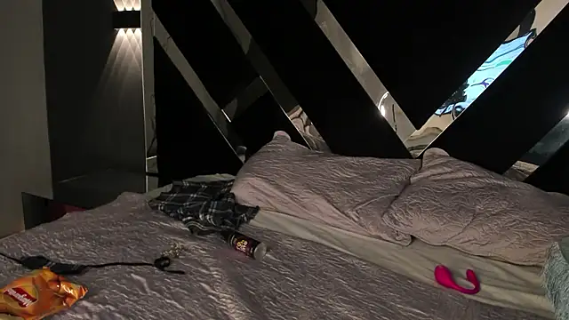 Susa1userma_'s cam snapshot