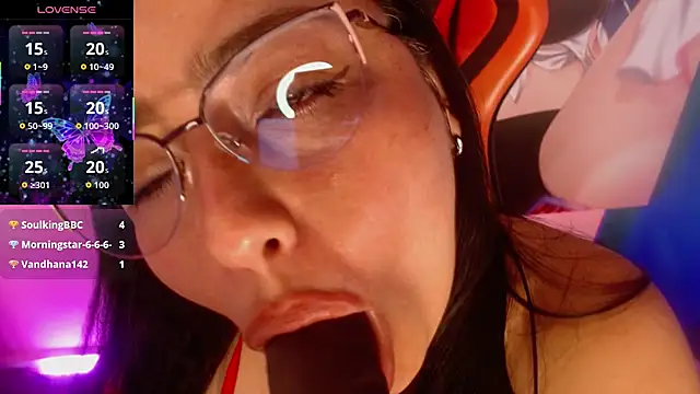 AGATHA_05's cam snapshot