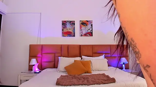 Regina_blum's cam snapshot