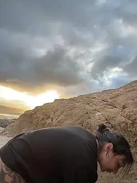 Ninabigtitied's cam snapshot