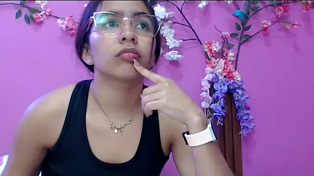 skinnysofia18's cam snapshot