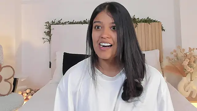 Camila_Bustamante's cam snapshot