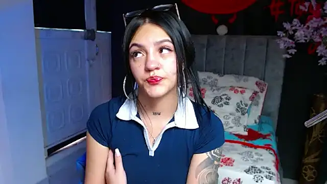 Violettasquirt's cam snapshot