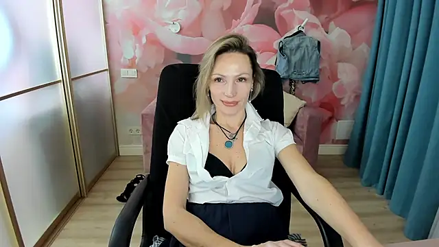 AlinaMoor's cam snapshot