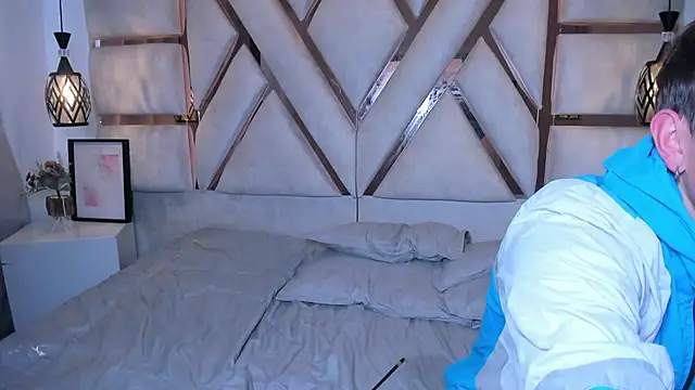 miaanddemian's cam snapshot