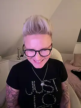 German_Milf live sex cam