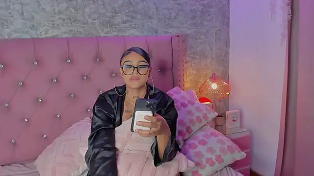 Mia_Jansen live sex cam