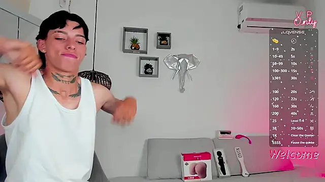 AmberAdams_'s cam snapshot