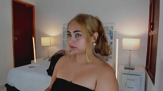 MikaelaStone's cam snapshot